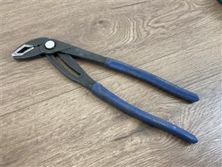CARLYLE ADJUSTABLE JAW PLIERS 12